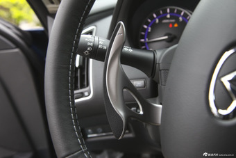 2015款英菲尼迪Q50L 2.0T自动豪华运动版