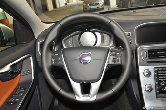 2016款沃尔沃S60L 2.0T自动 T5智驭版