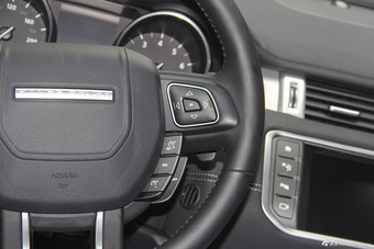 2016款揽胜极光2.0T自动SE PLUS 智享版