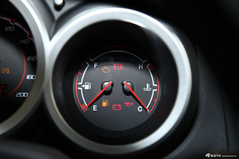 2014款长安CX20 1.4L手动运动版