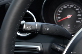 2015款奔驰C级C200L 2.0T自动运动版