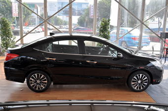 2013款凌派1.8L自动豪华版