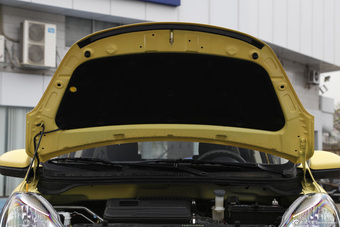 2015款奔奔1.4L手动豪华型国5