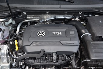 2017款迈腾2.0T自动380TSI DSG尊贵型