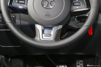 2016款北京BJ40L 2.0T手动四驱尊贵版