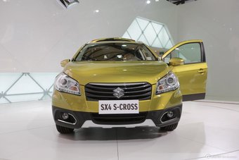 铃木SX4 S-CROSS