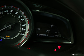 2016款马自达3昂克赛拉1.5L自动三厢尊贵型