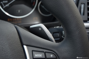 2016款宝马3系GT 328i 2.0T自动设计套装型