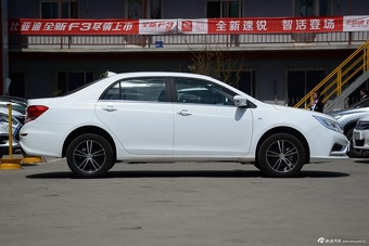 2016款比亚迪速锐1.5L手动精英型