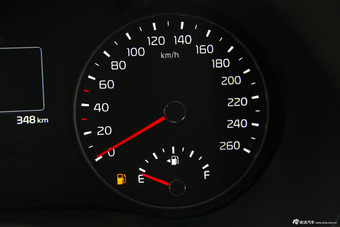 2016款起亚K5 2.0L自动LUXURY