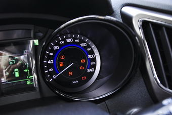 2016款长安CS15 1.5L手动豪华版