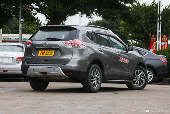 2014款奇骏2.5L自动XV NAVI四驱至尊版