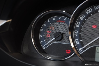 2015款雷凌1.6E CVT新锐版