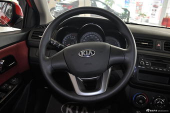 2012款起亚K2 1.4L自动炫酷纪念版两厢