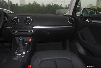 2015款奥迪A3 Limousine 1.8T自动40TFSI舒适型