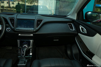 2015款纳5 1.8T自动智慧型