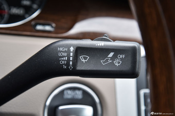 2015款迈腾2.0TSI尊贵型