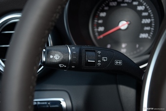 2016款奔驰GLC260 2.0T自动4MATIC豪华型