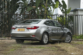 2015款雷克萨斯ES 2.0L自动200精英版