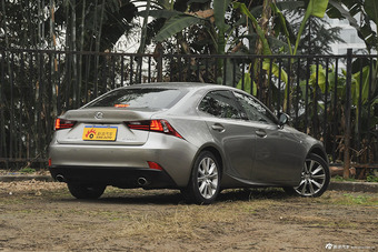 2015款雷克萨斯IS 2.0T自动200t F SPORT