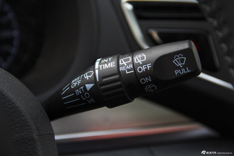 2016款比亚迪宋2.0TID自动尊贵型