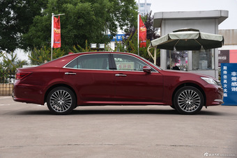 2015款皇冠2.0T自动尊享版