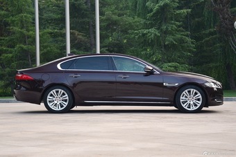 2017款捷豹XFL 2.0T自动240PS奢华版