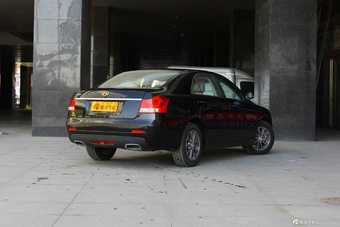 2015款吉利EC8 2.0L自动精英型到店实拍