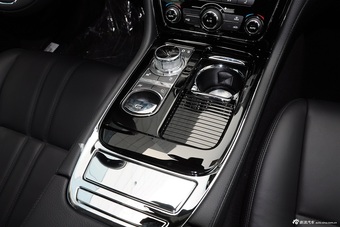 2015款捷豹XJL80周年版