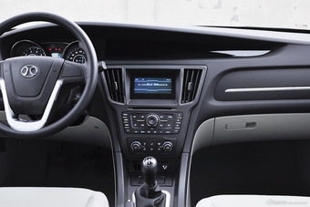 2014款绅宝D50 1.5L手动标准版