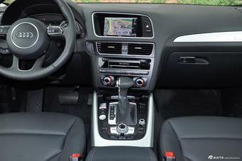 2014款奥迪Q5 45TFSI quattro运动型