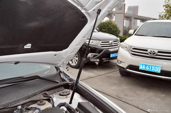 2012款凯美瑞尊瑞混动2.5HQ旗舰版