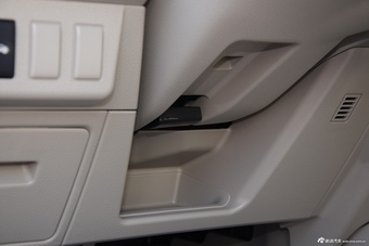 2015款启辰D50 1.6L自动豪华版