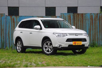 2014款欧蓝德 2.4L四驱豪华超值版5座