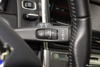 2016款沃尔沃XC60 2.5T自动 T6 AWD智越版