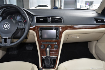 2013款朗逸改款1.6L自动豪华版