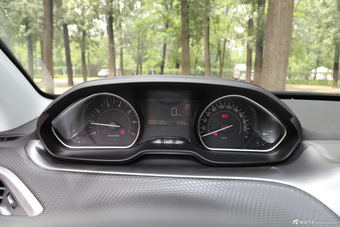 2016款标致2008 1.2THP自动领航版