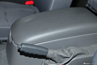 2011款金杯海狮2.0L豪华型