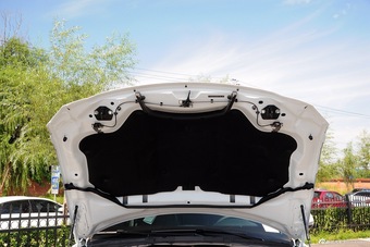 2015款捷豹XE R-SPORT 2.0 i4 Ti (240PS)