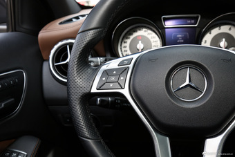 2015款奔驰GLA260 2.0T自动4MATIC 运动型