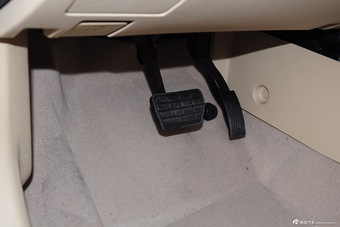 2015款绅宝D20自动两厢1.5L自动乐天版