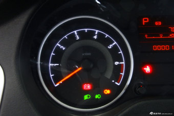 2013款标致301 1.6L自动尊贵版到店实拍