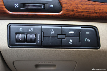 2014款海马M8 2.0L手动舒适型