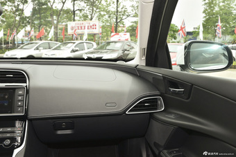2015款捷豹XE R-SPORT 2.0T自动i4 Ti (200PS)