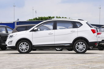 2016款宝骏560 1.8L手动精英型