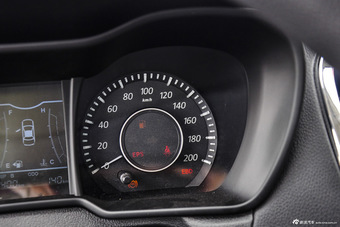 2016款北汽幻速H3F 1.5L手动豪华型7座