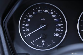 宝马2系运动旅行车