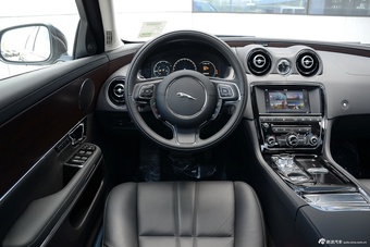 2016款捷豹XJL 2.0T自动两驱典雅商务版