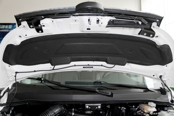 2013款瑞风M5 2.0T自动商务版