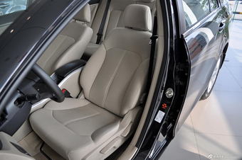 2012款奔腾B90 2.0L手动豪华型